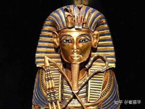 整齐的队伍,看像不像一条行动中的蛇,所以,蛇神,在古文化中代表纪律性