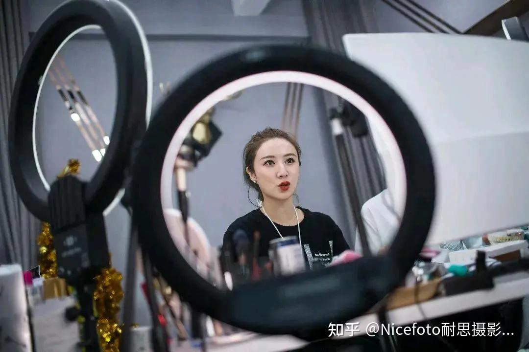 直播画面总是不理想揭秘顶级流量主播的直播间灯光秘密