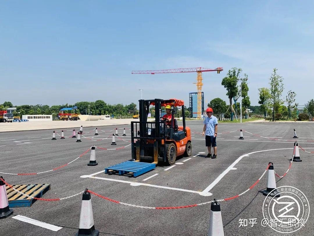 悄悄告诉你的叉车考试过关秘籍