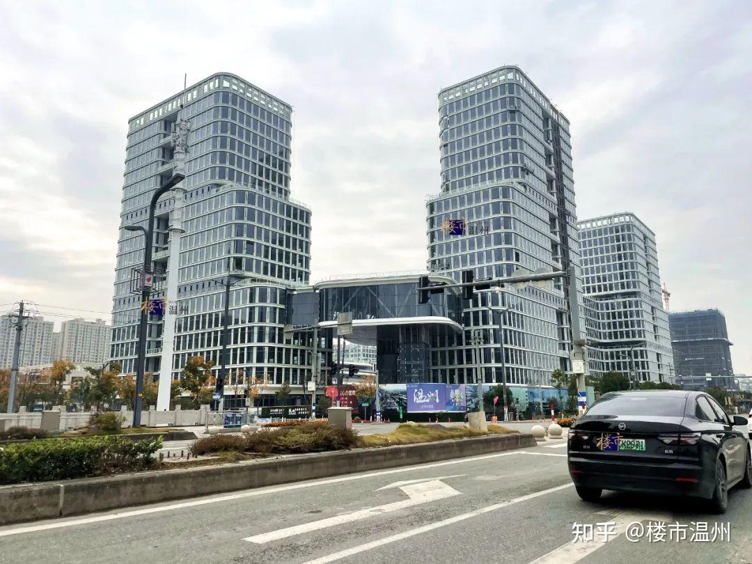 建设中的浙南科技城至于瓯江口,应加快推进瓯洞一体化,将洞头区的重心