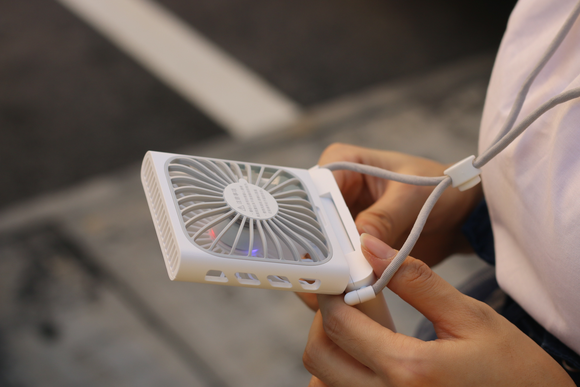 选择紫米挂脖折叠小风扇,清爽凉风时刻与你相伴 - 知乎