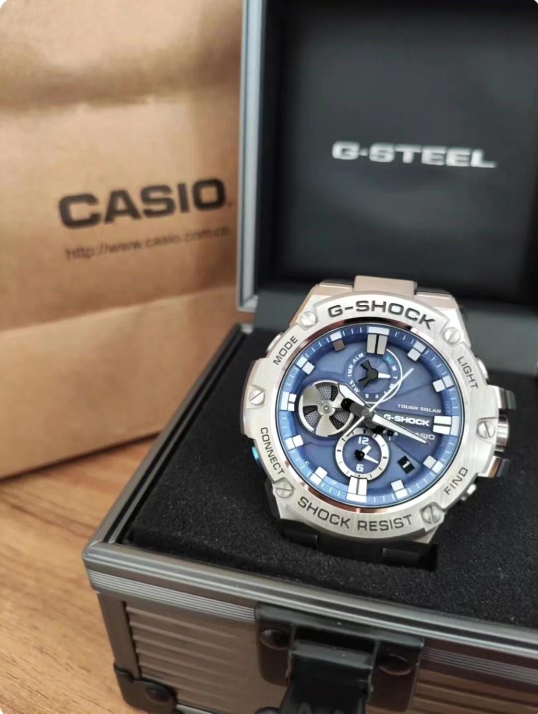 就像这款一直火到现在的gst-b100 卡西欧钢铁之心系列里面称得上是