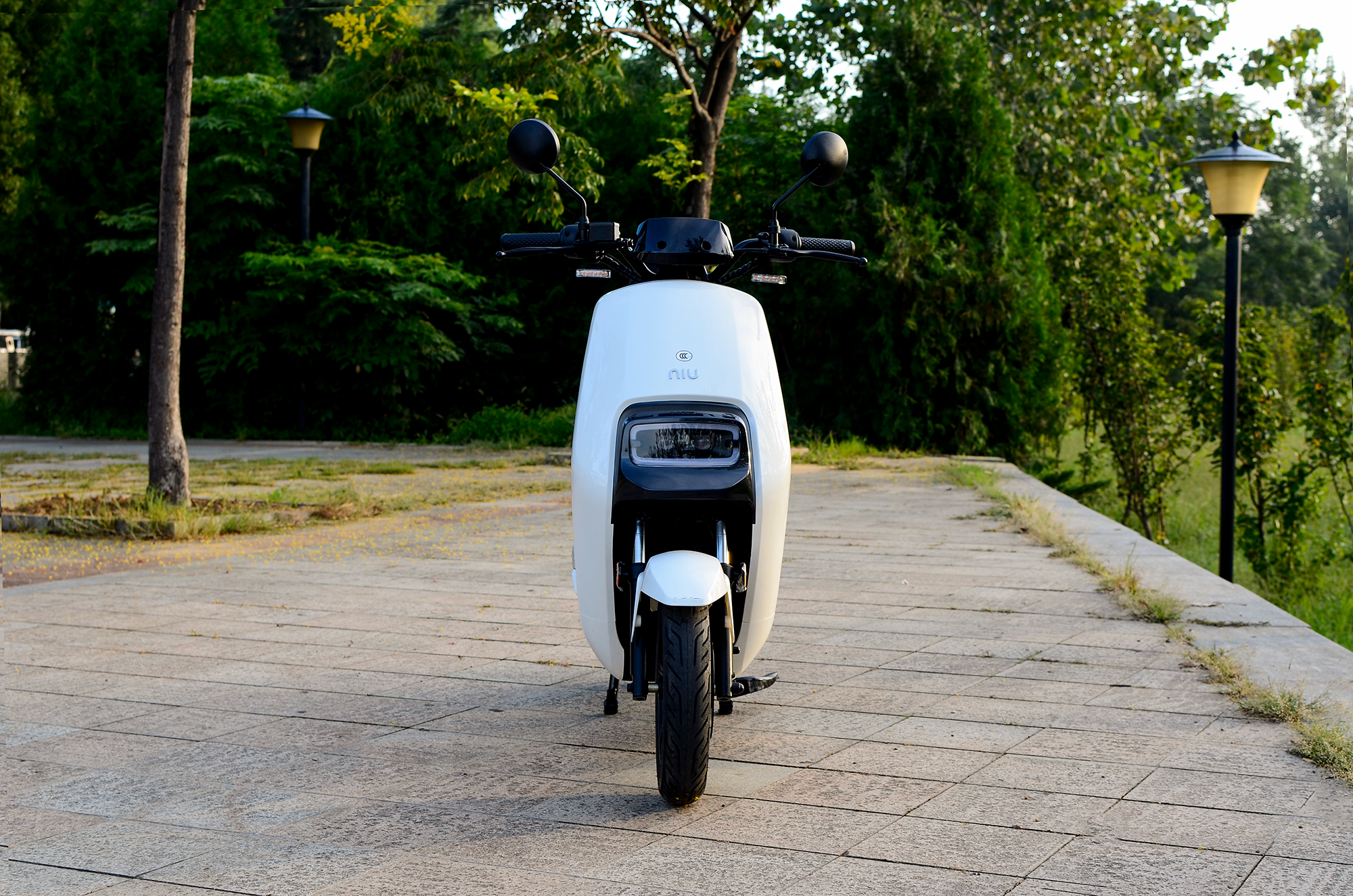 618劲省400元高颜值超能跑小牛电动govag3c入手只需3499起