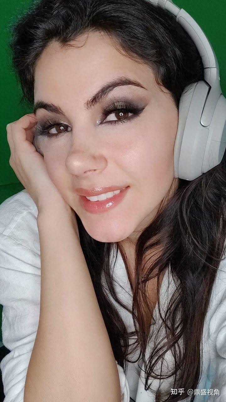 双馨,瓦伦蒂娜·纳皮 (valentina nappi),令人惊叹的身材和自然之美