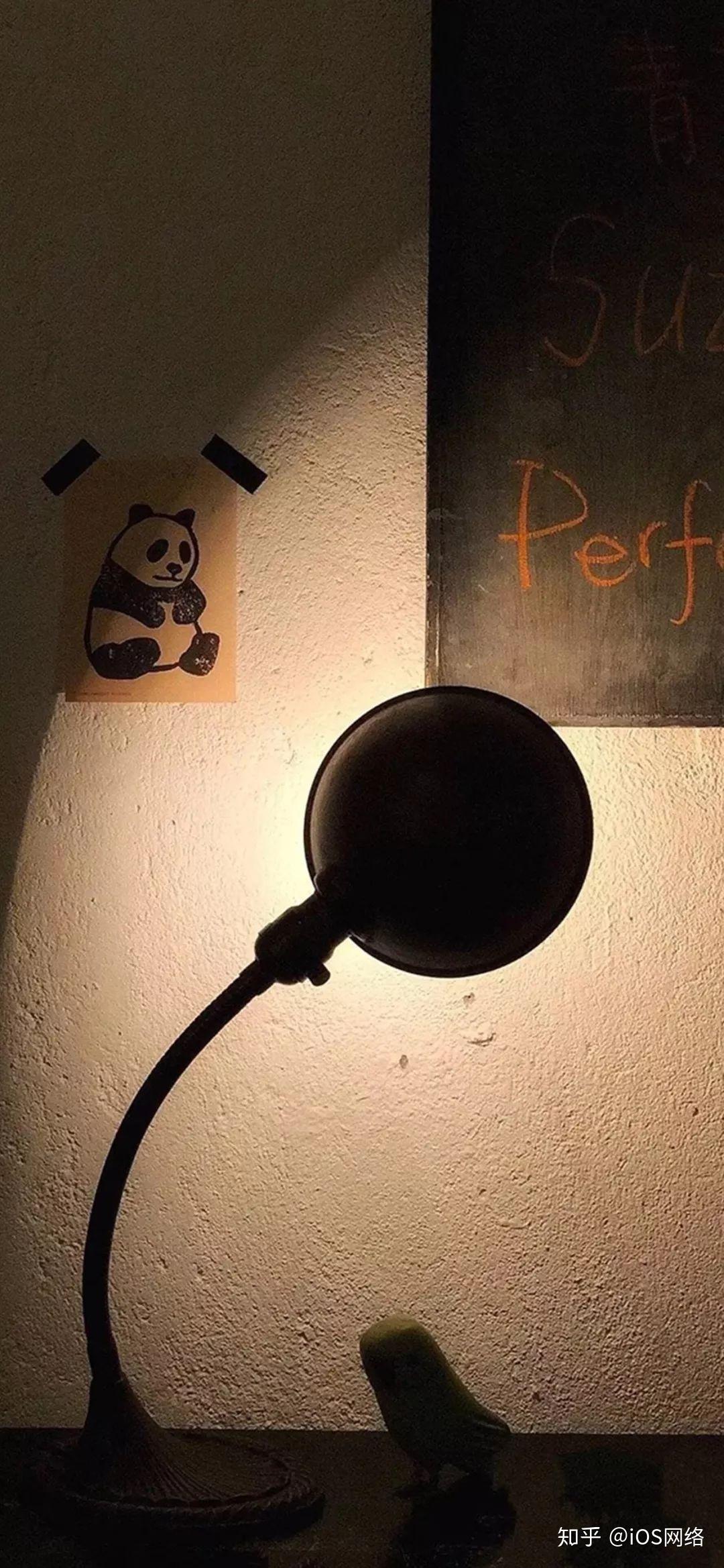 以前总羡慕安卓手机动态壁纸好看,最近找到了一组超级漂亮的开灯壁纸