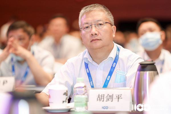 海梁科技胡剑平:公交系统才是智能驾驶的天堂