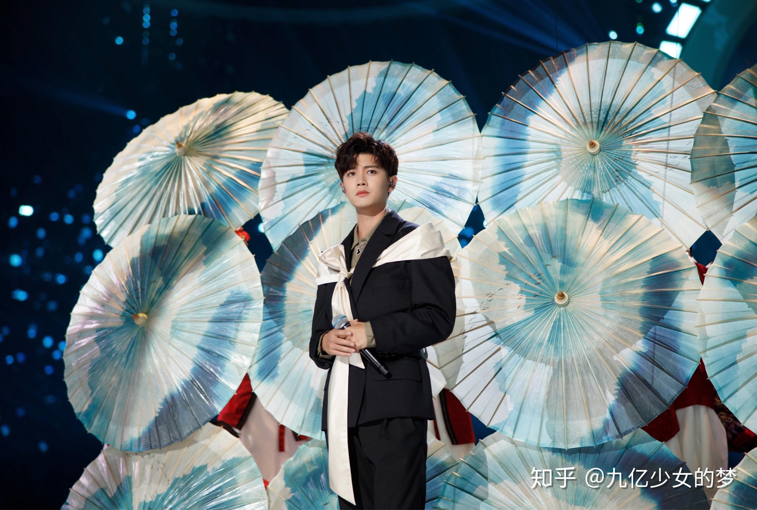 有没有任嘉伦的无水印手机壁纸? - 知乎