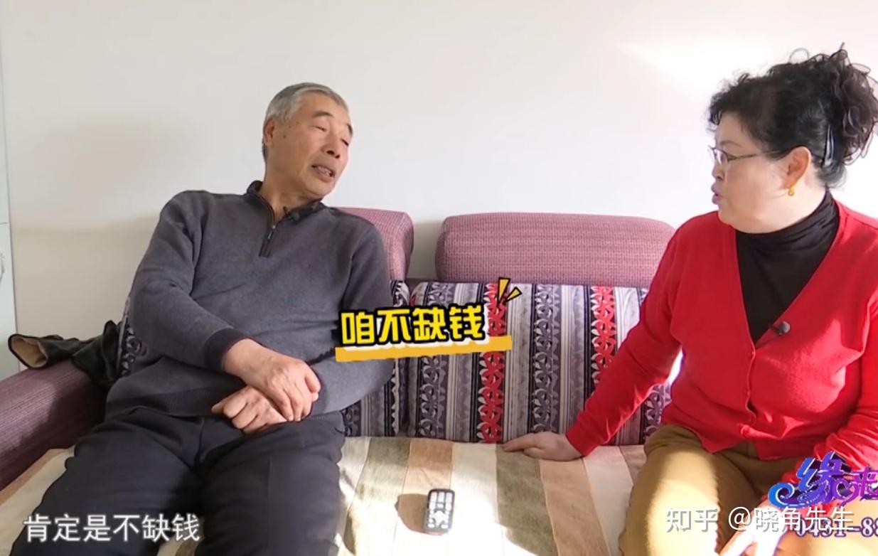 66岁老人相亲很中意,可大妈张口要钻戒,老人立刻拒绝:领不出手