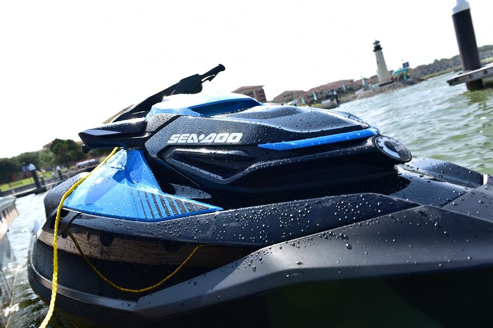 这是我的知乎试驾第11篇:brp摩托艇和全地形车!