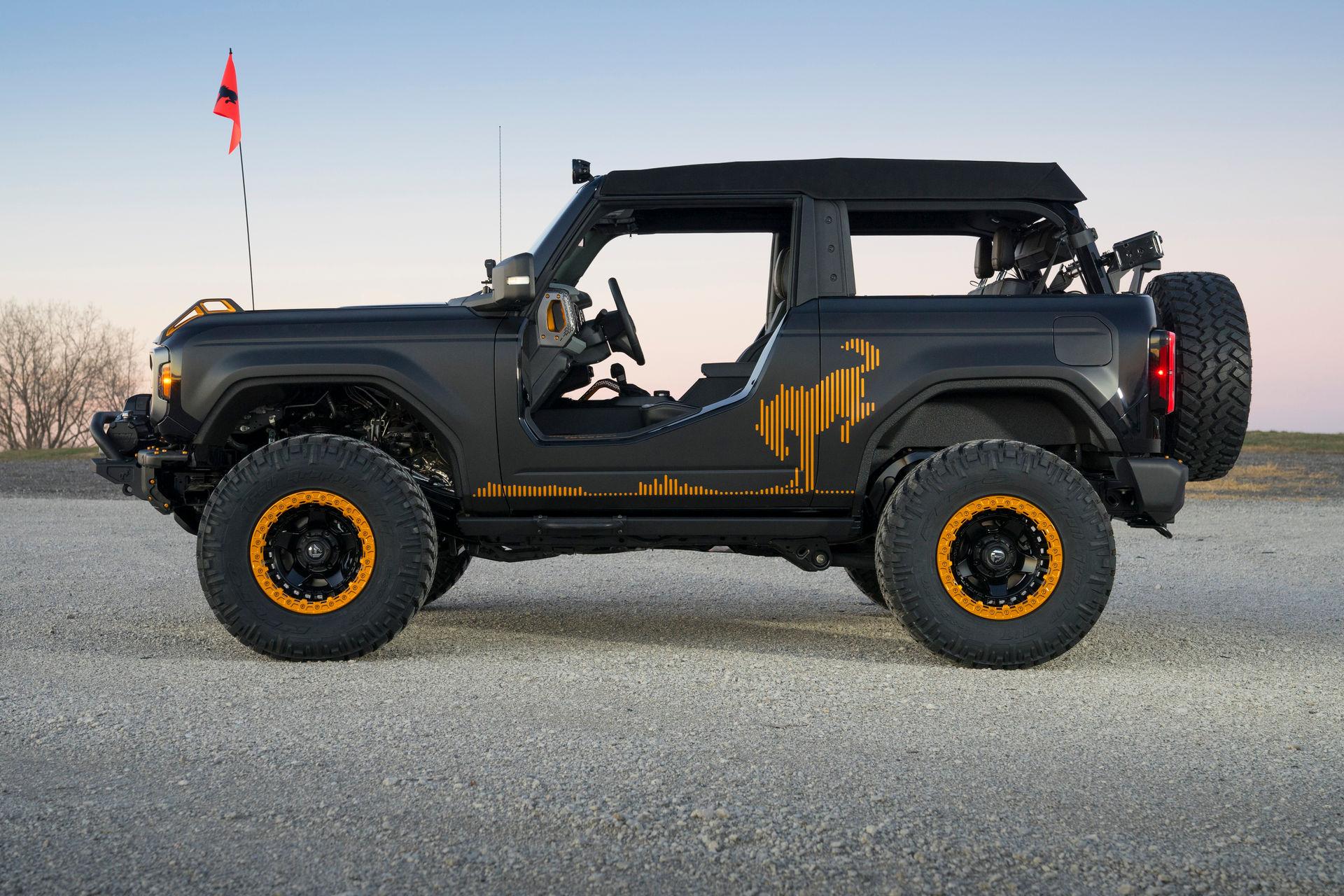 偏重越野,福特bronco双门概念车亮相,然而实际上并没有车门 - 知乎