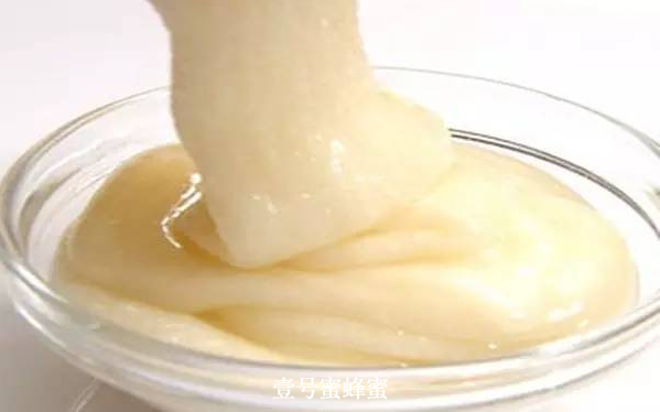 蜂蜜加什么对人体有利 v2-d27a82783c2f26f375aa5e47cafe58ee_1440w.jpg?source=172ae18b