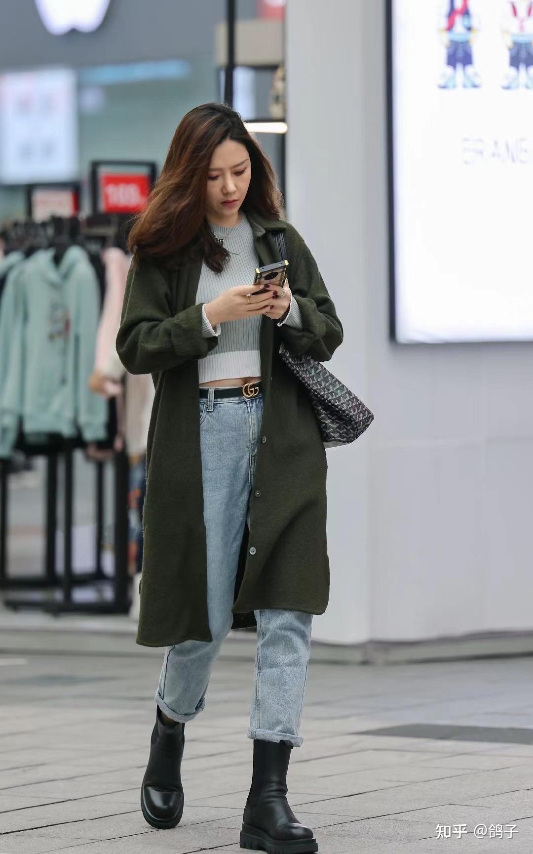 看街拍识包包9组戈雅goyard包包秋冬穿搭示范