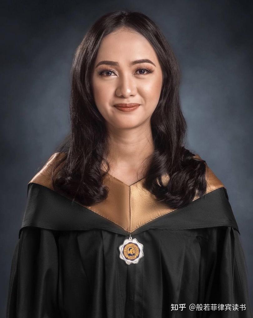 菲律宾高校学位礼服