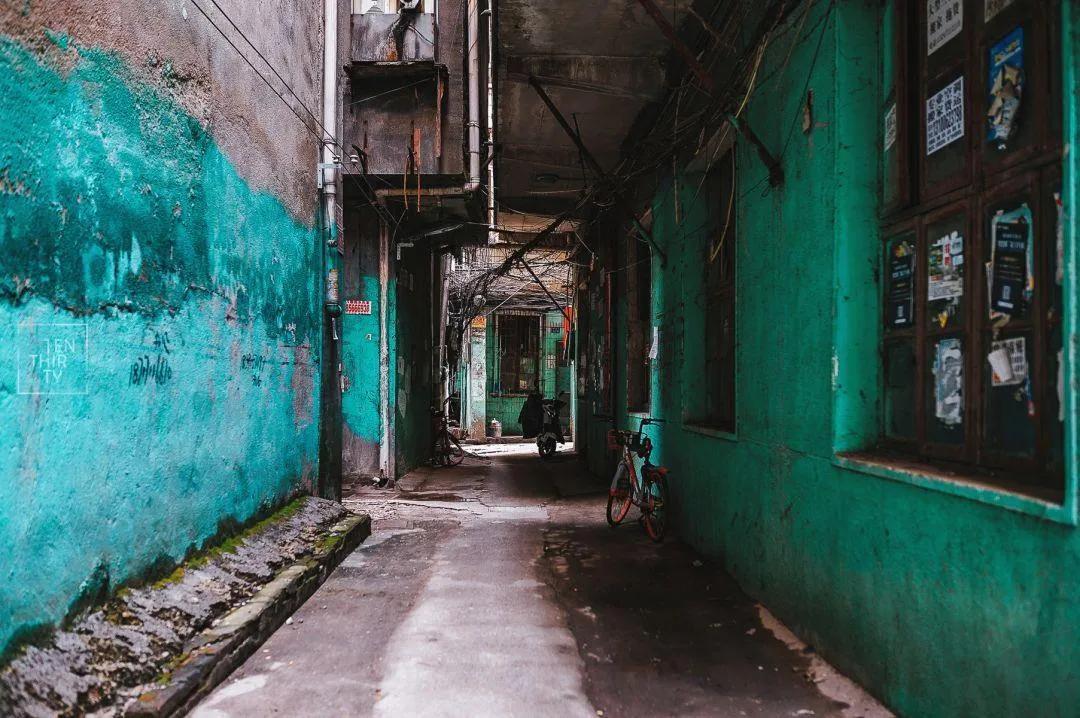 九龙城寨:曾经香港的三不管地带,黑帮天堂,香港最大贫民窟