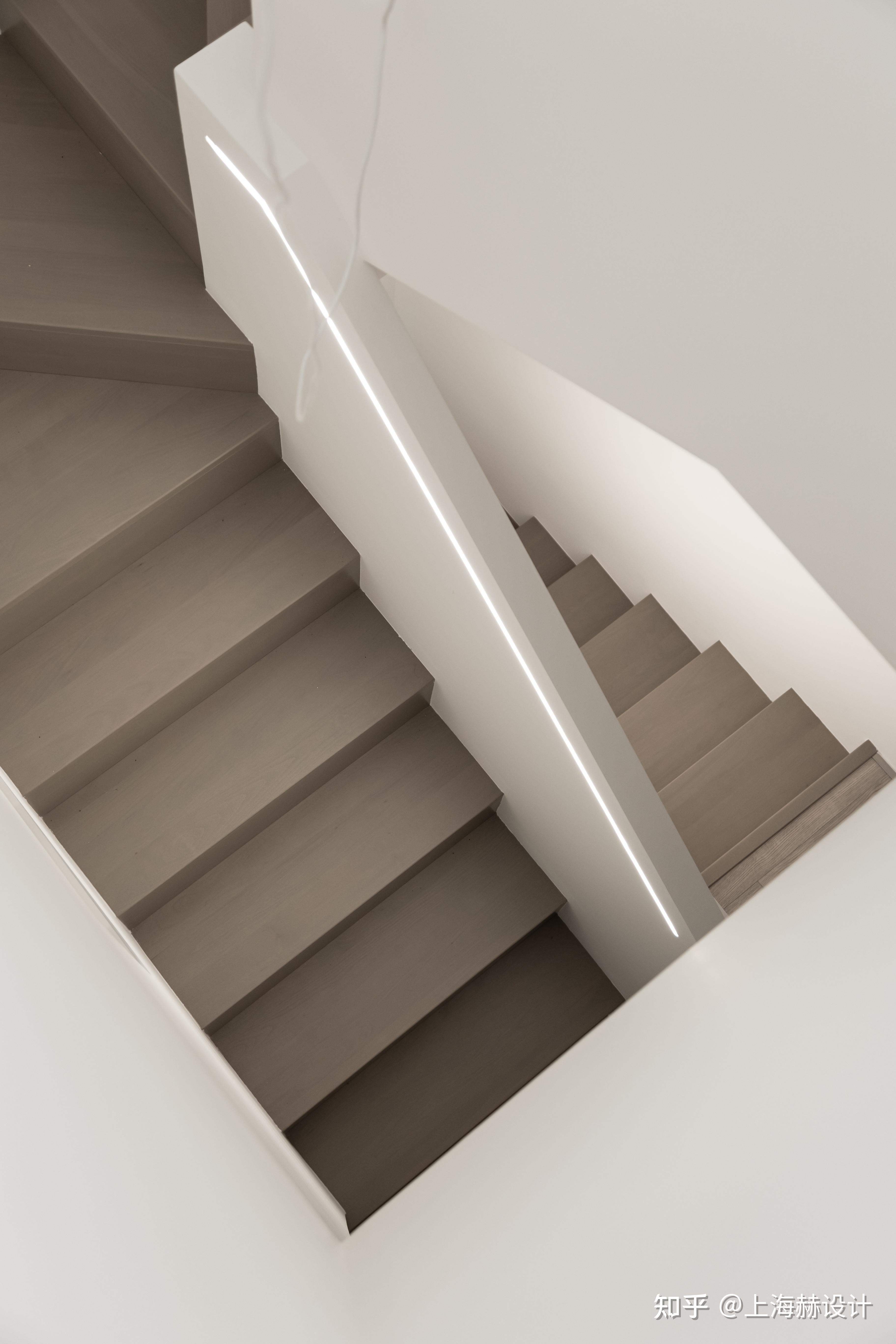 空间拆解重组不设限的纯白极简叠墅有艺术感更有烟火气