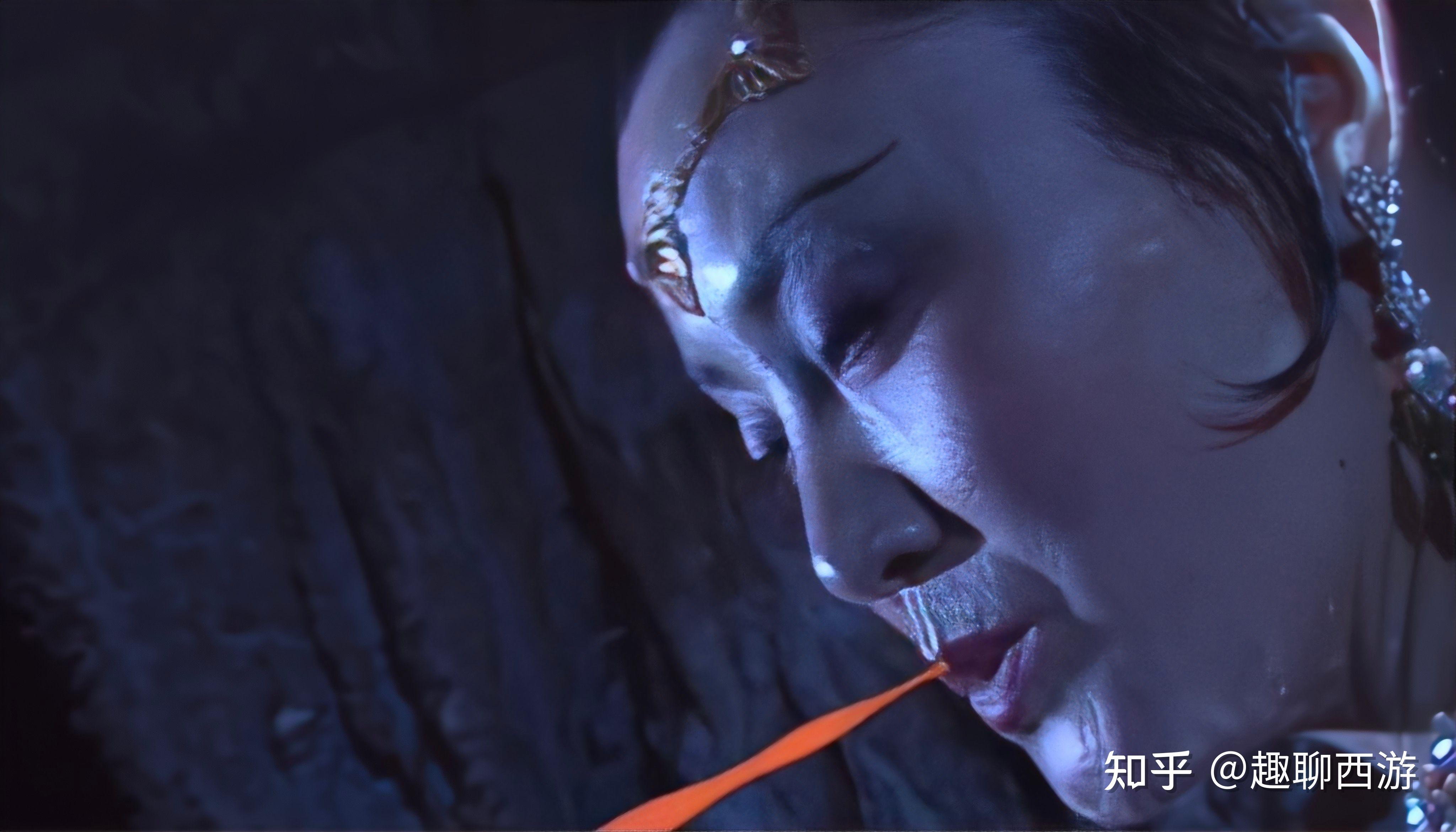 当时拍摄的那场戏是老汉一家三口被白骨精抓到自己的洞里,白骨精要拿