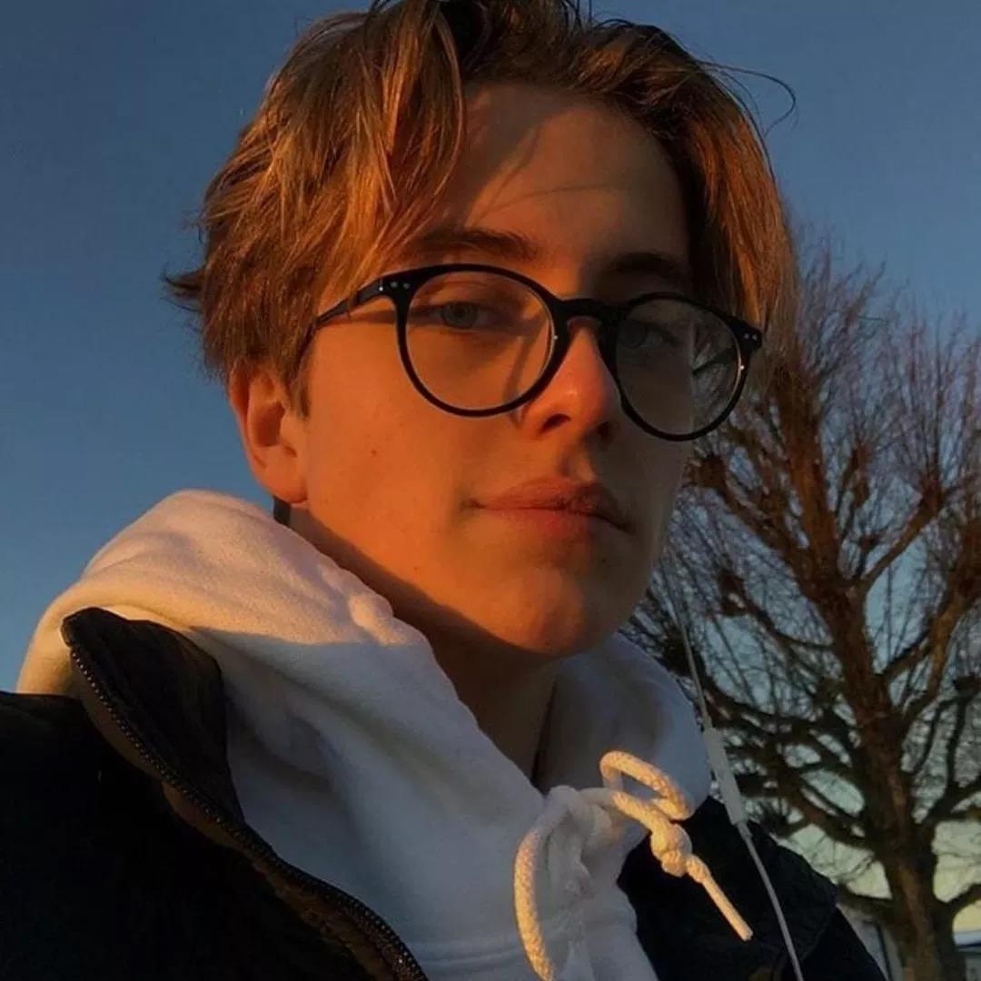 有哪些小众高级的欧美头像