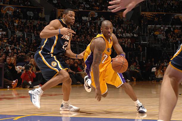 科比的过人技术模仿的都是乔丹的技术套路.