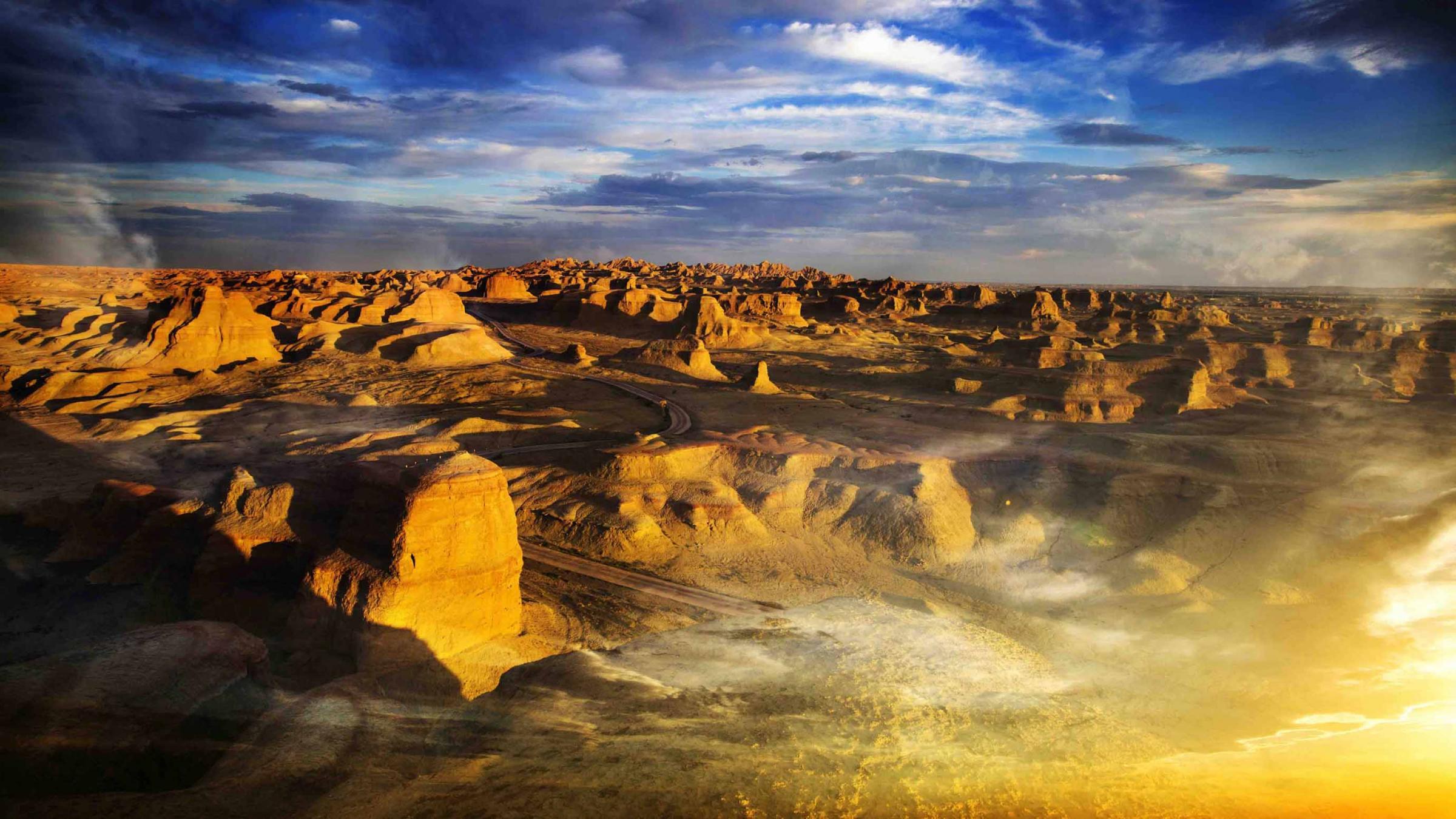 魔鬼城,又称乌尔禾风城,位于新