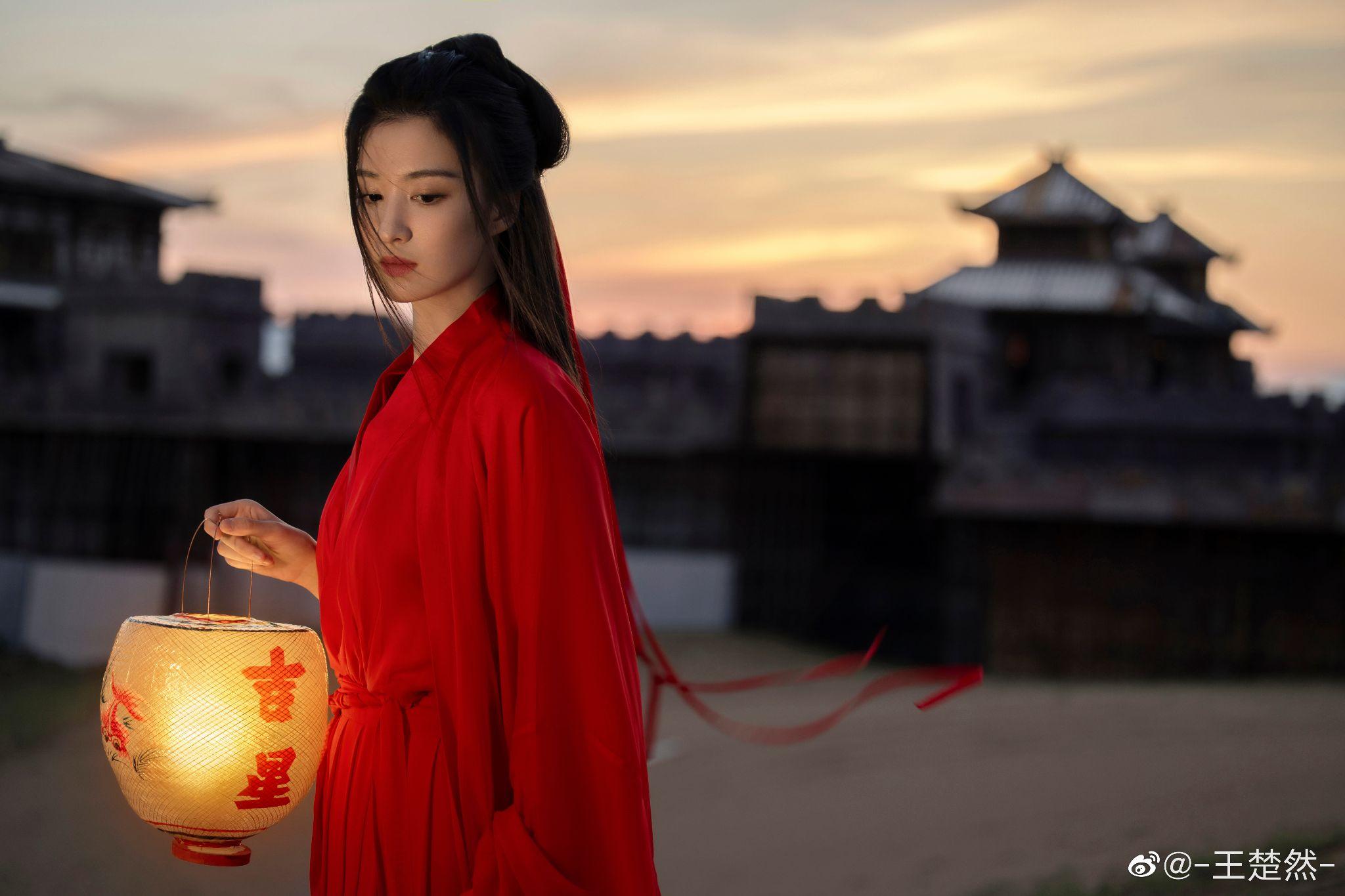 王楚然古装淡妆浓抹总相宜