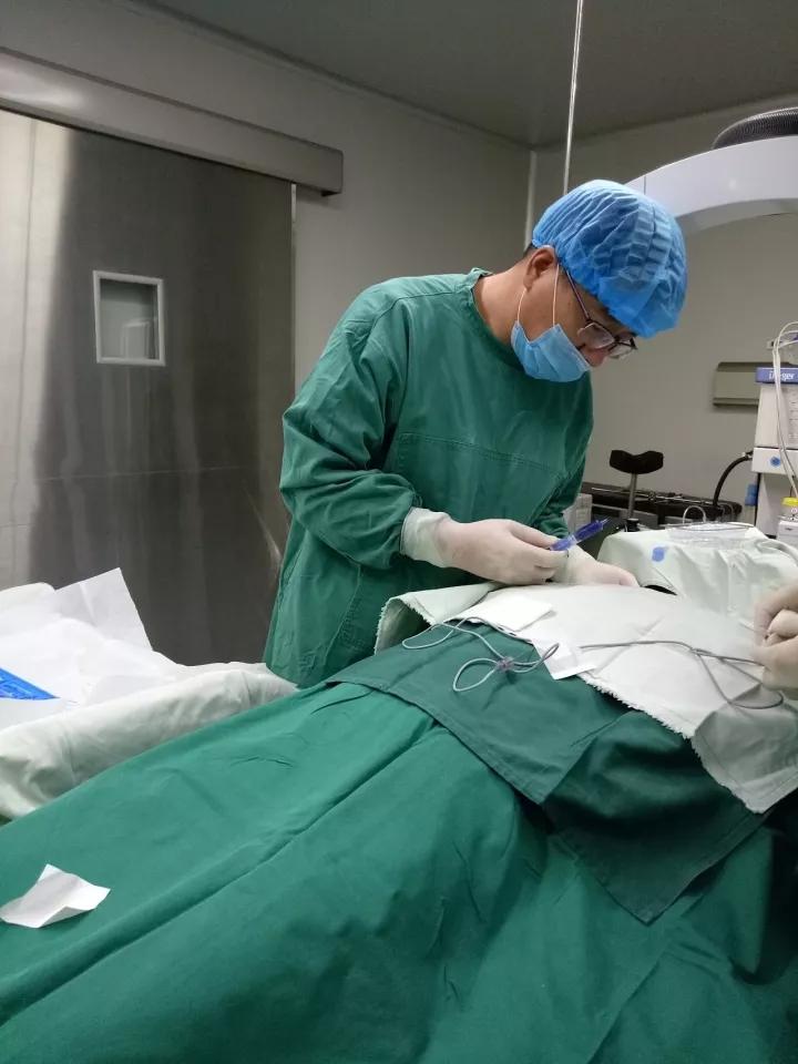 颈椎病患者正接受低温等离子消融术,手术现场真相如何? - 知乎
