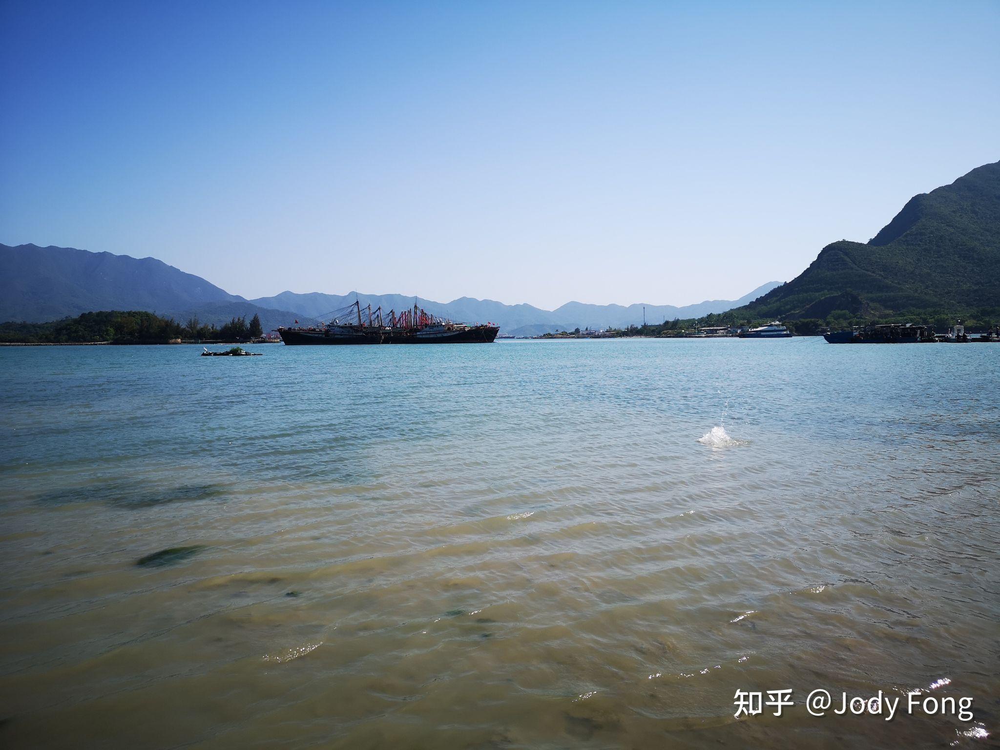 【携程攻略】惠州小桂湾风景区景点,沙滩比较干净、游泳的人也不多，附近吃喝玩乐都很方便。