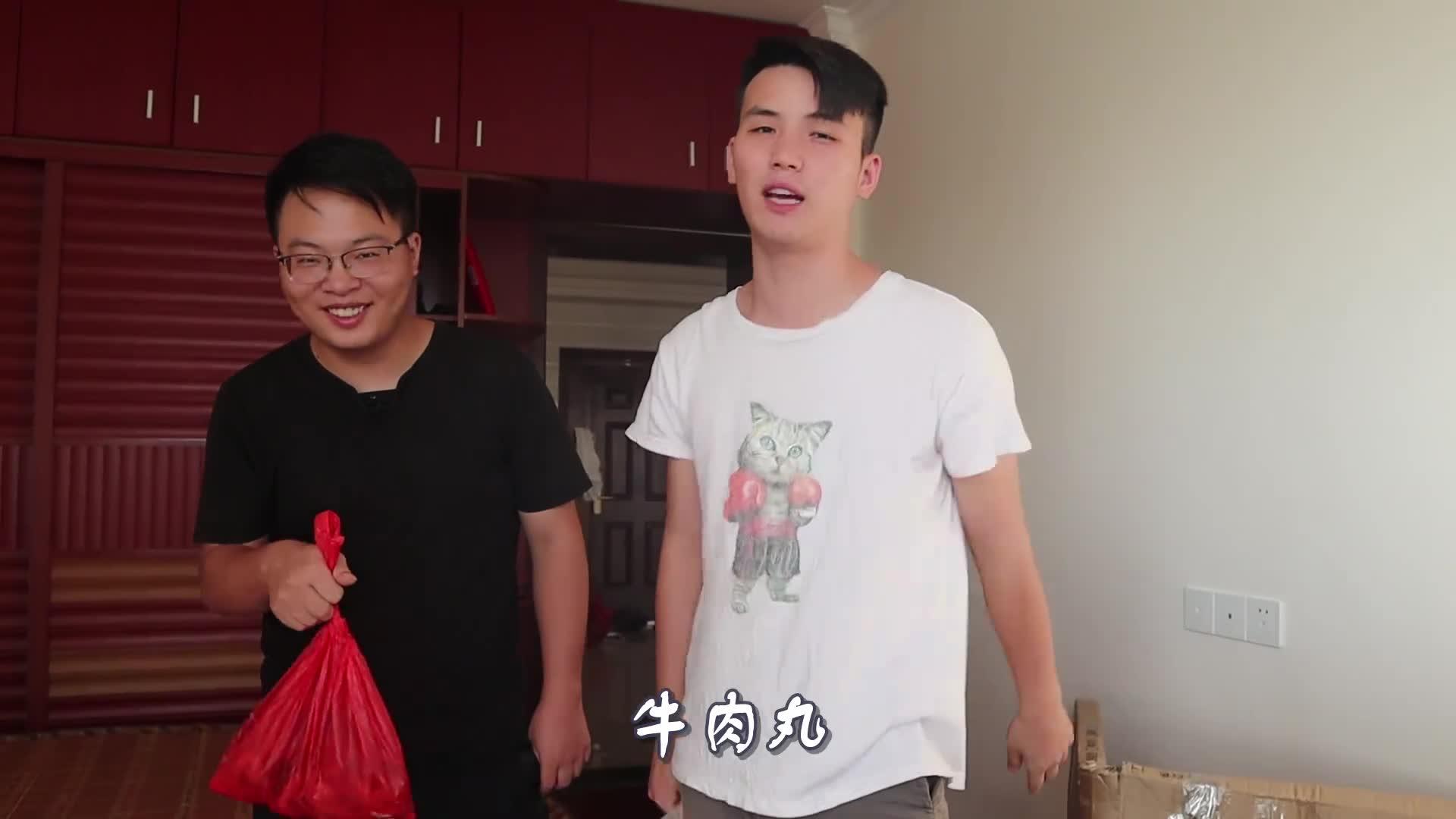 空投零食大礼包拆箱贪吃的我打开后满满的收获