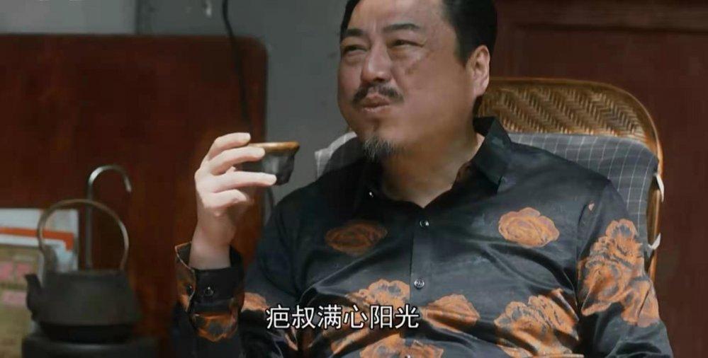 装台离了婚的疤叔待前妻如初谁说离了婚的夫妻没有真情在