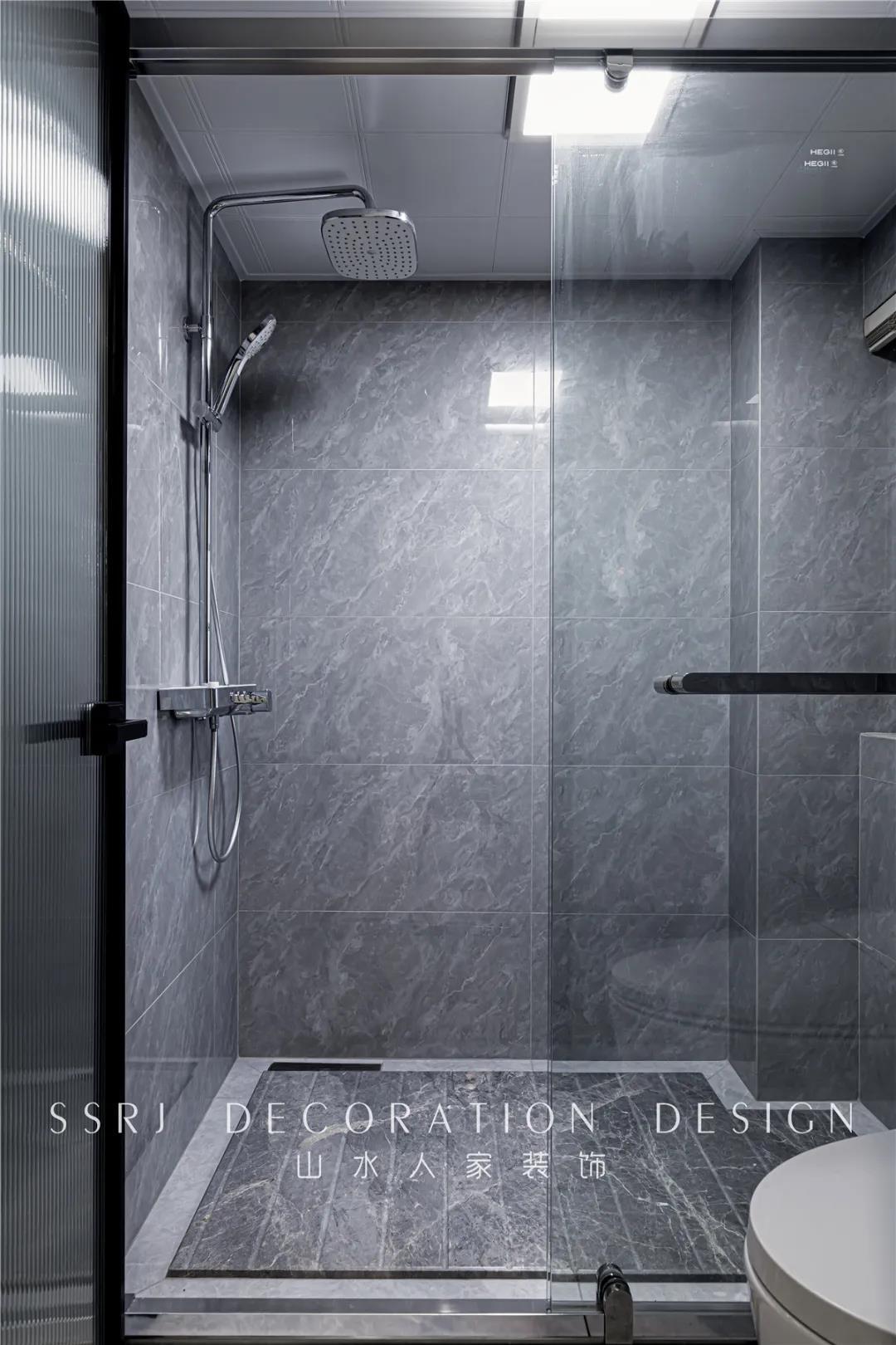 武汉山水人家装饰110㎡现代简约风 卫生间地面抬高防水好