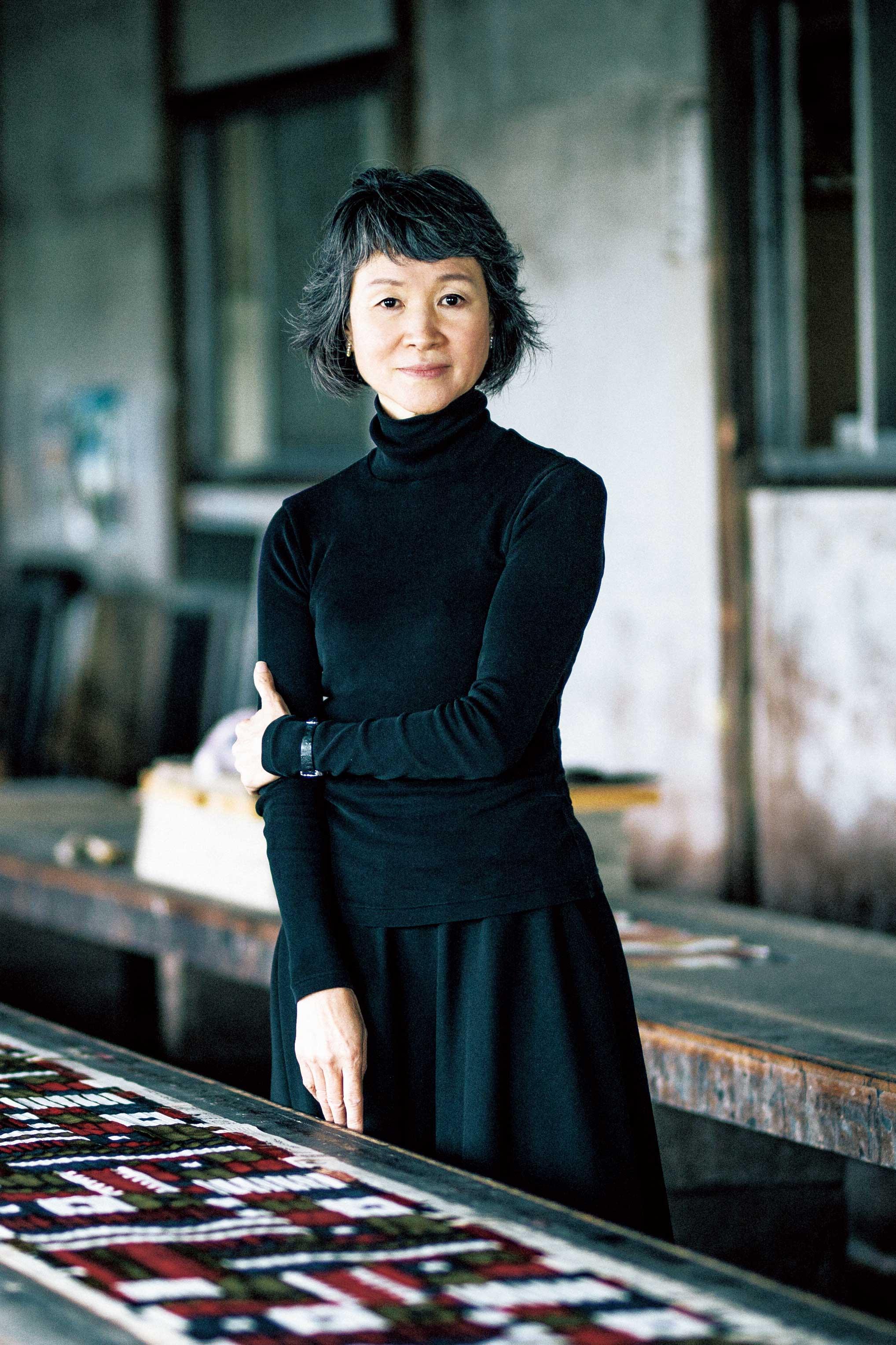 须藤玲子水根据容器发生形状的改变布也是一样