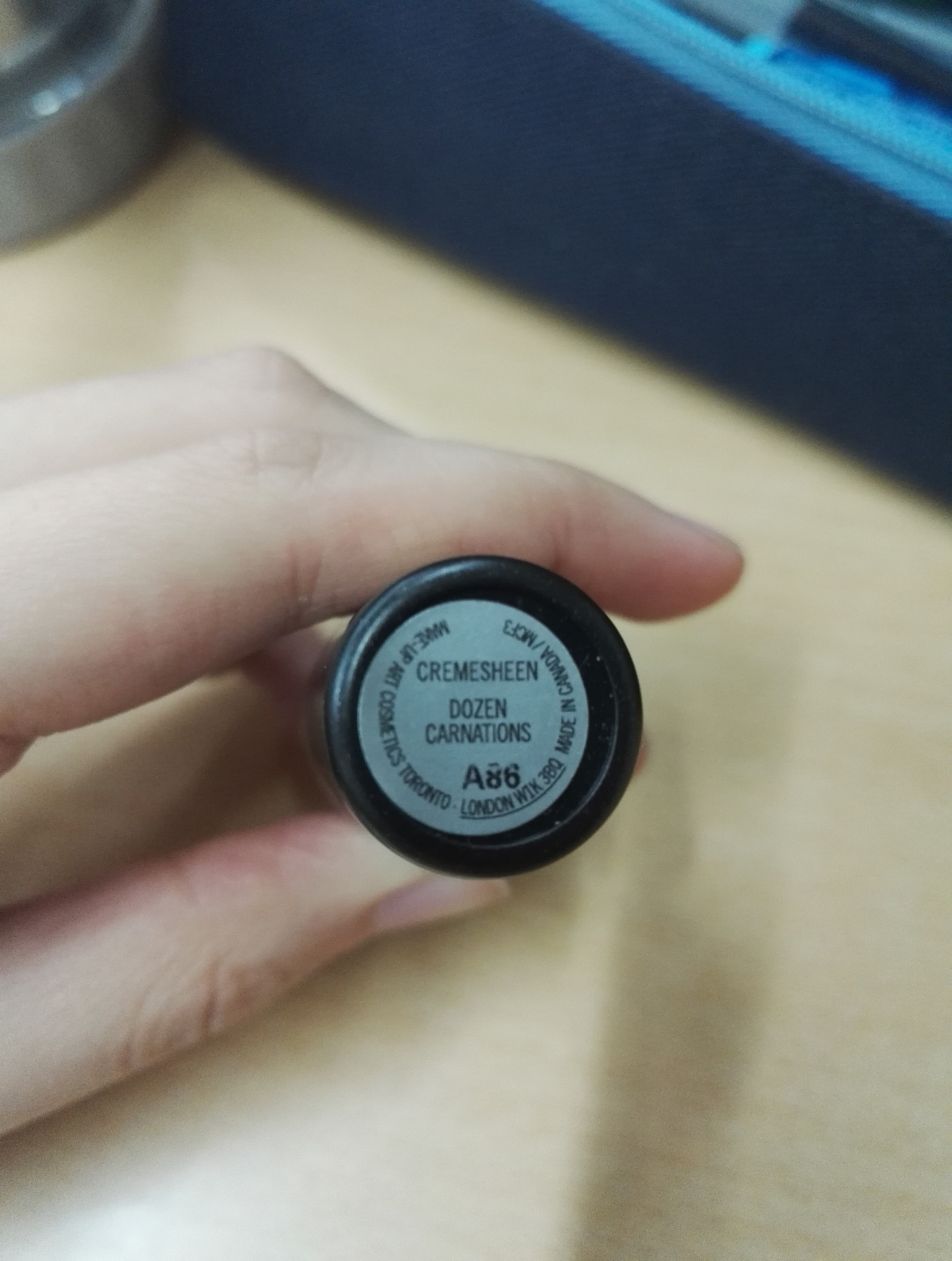 鉴别mac口红真假?