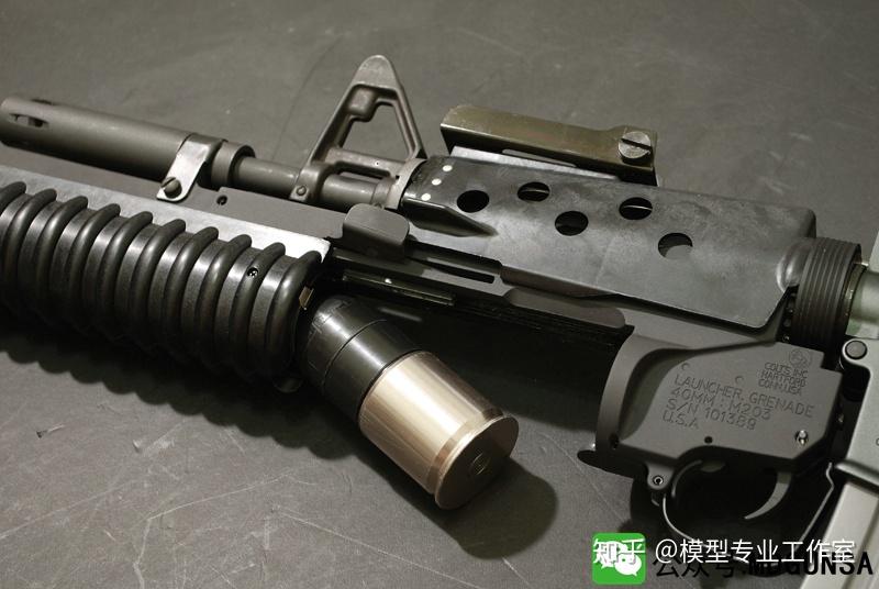 m4突擊步槍配備m203榴彈發射器瓦斯氣動bb彈供彈全金屬收藏版