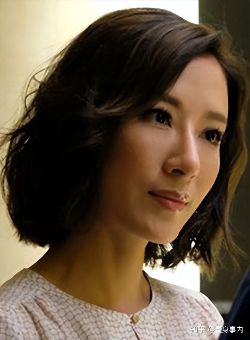 代表作《溏心风暴之家好月圆》《宫心计》《名媛望族》大家也耳熟能详