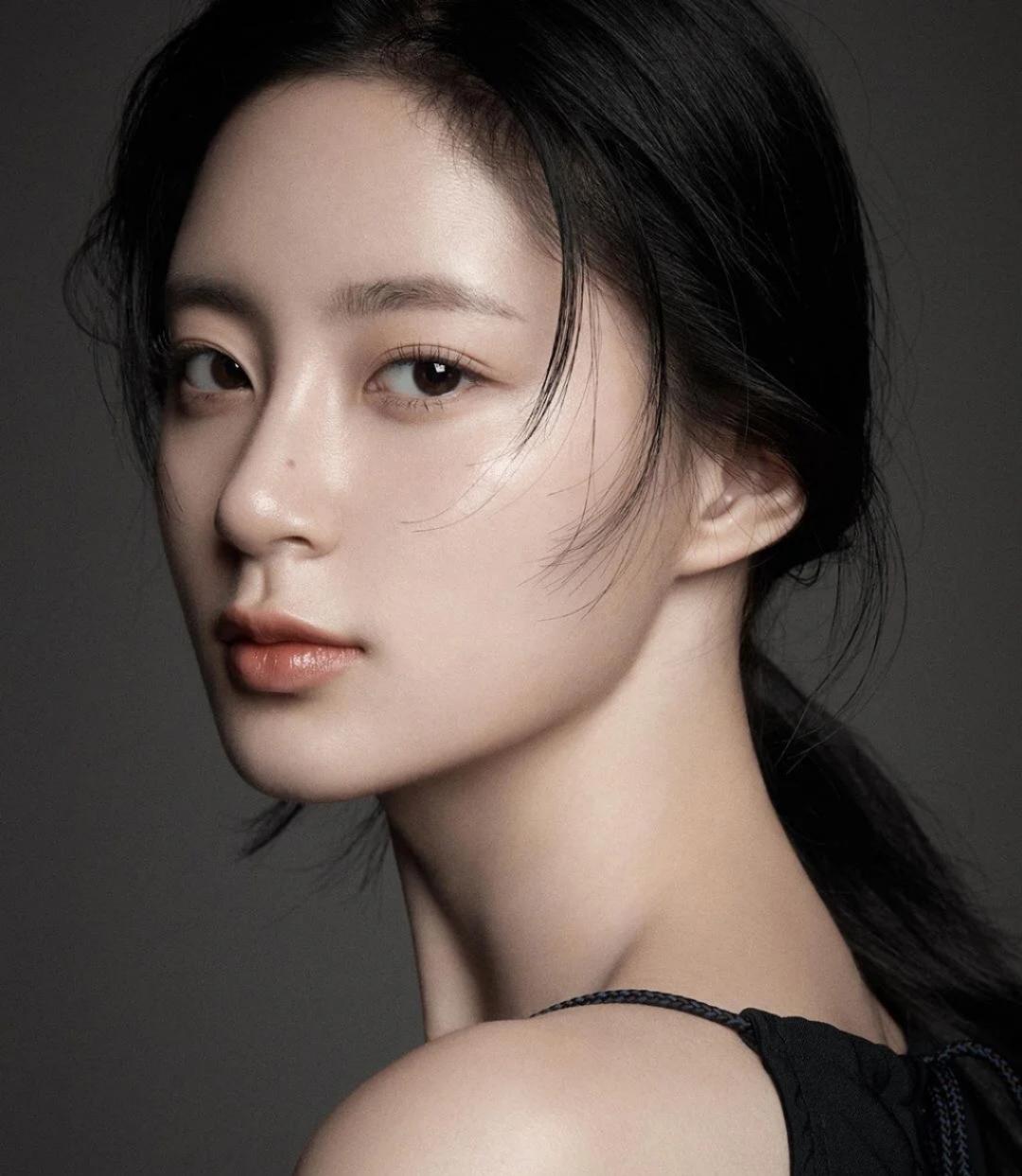 先康康我们网民最近超嗑颜的新起之秀,蘑菇家的超模宋智英宋智英最近