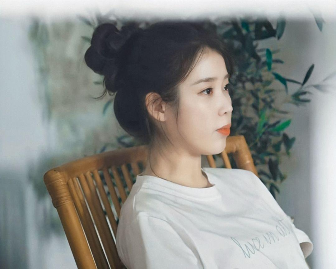 有没有iu丸子头吊带的照片?