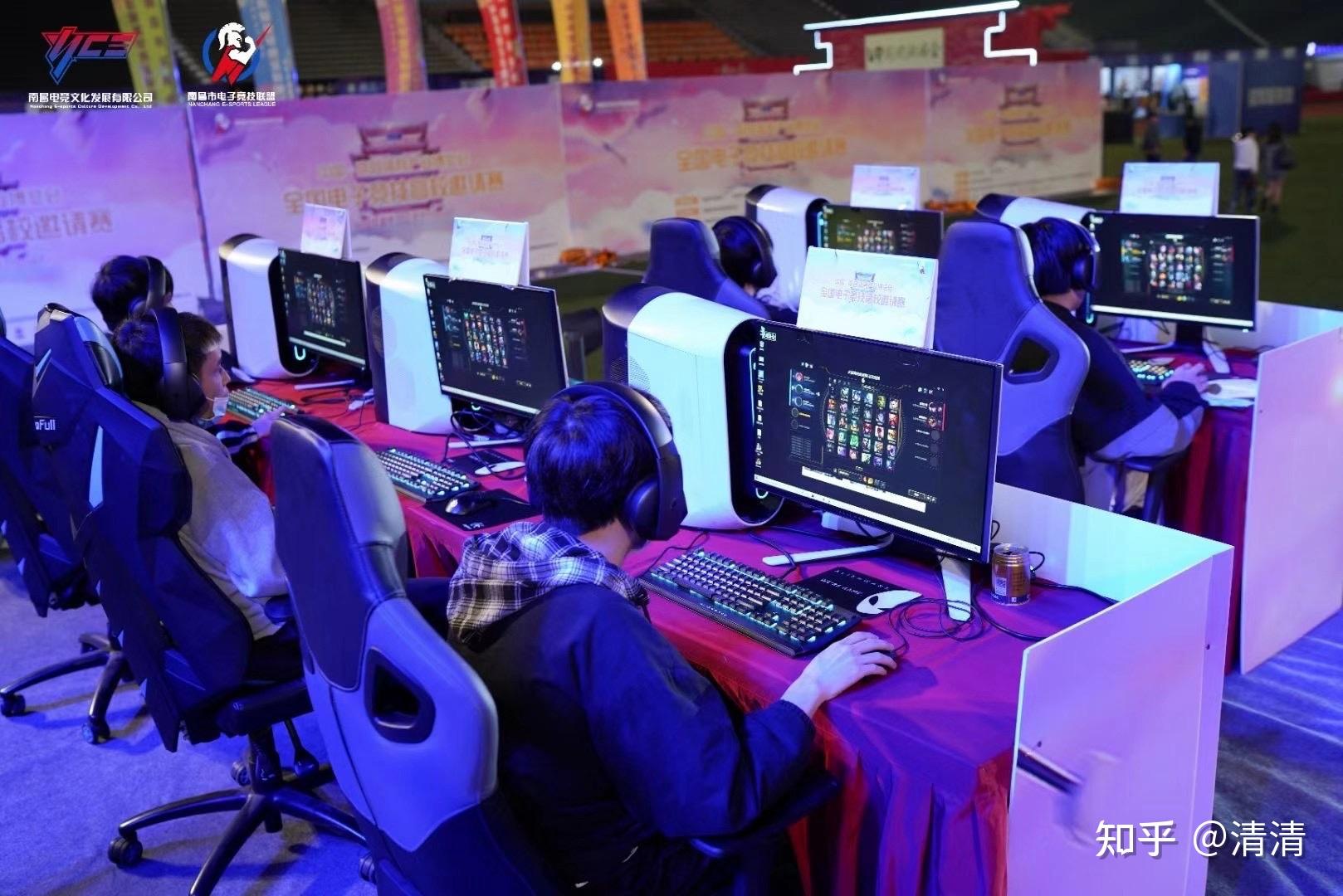 大学创建先锋创客小镇电子竞技基地,在8年的时间里凭借"电竞 校园""