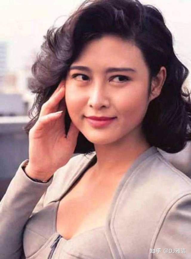 痴情种伍卫国和刘晓庆分开后不拍戏不结婚现在人生状况怎样