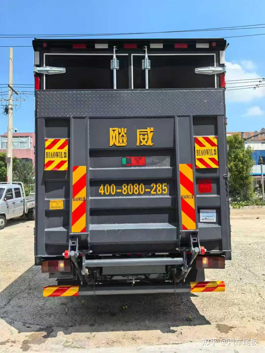 4米2货车装多大载重的尾板合适?合规、实用双标准选型指南