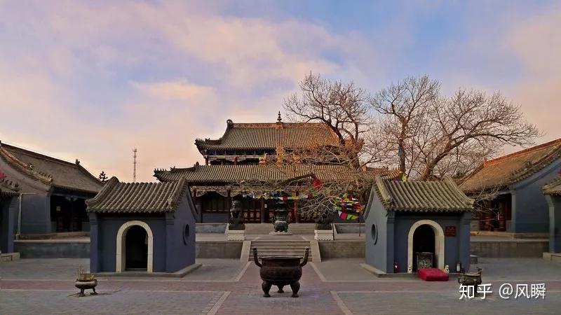 五岁就被认定为翁牛特旗梵宗寺第五世寺主活佛——丹迥11冉纳班杂