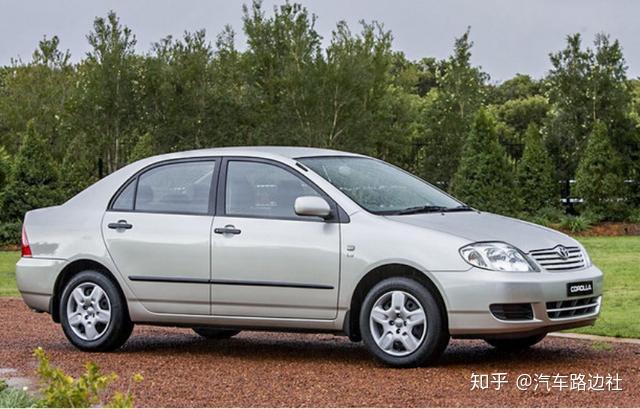 第九代卡罗拉(2000-2006年)