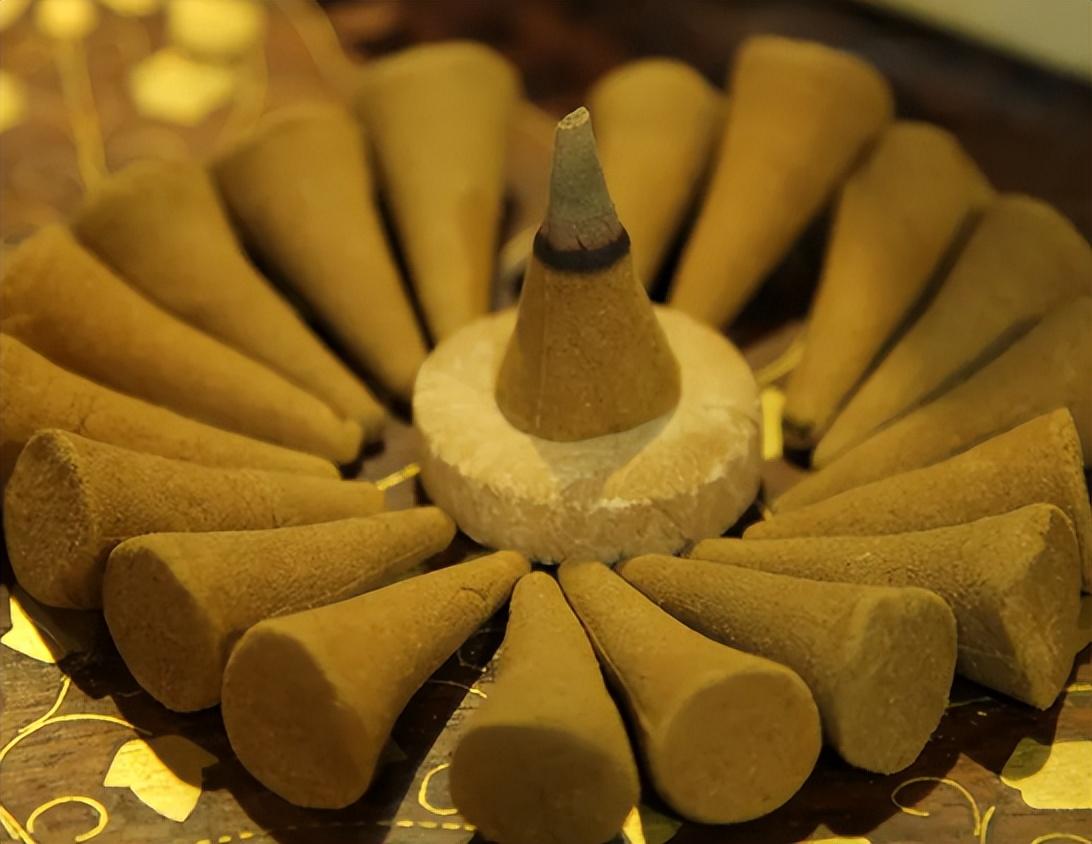 藏香种类多,供佛不可少