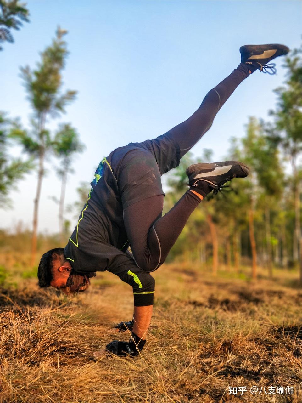 男士瑜伽|又酷又man,释放荷尔蒙! - 知乎