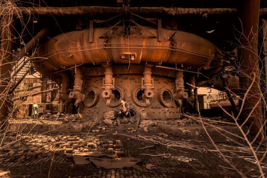 废土世界机械迷城一个机器人的废弃工厂之旅