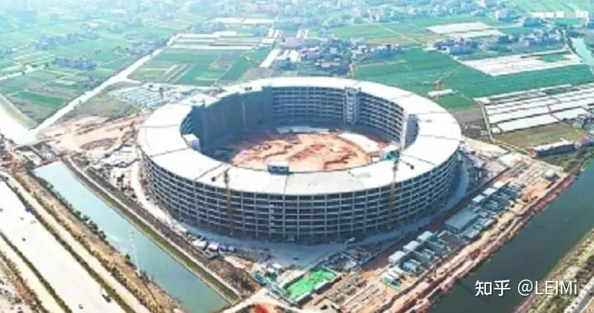 "我们的很多项目也都停了,老板被留置后,我们在莆田的公司也停了.