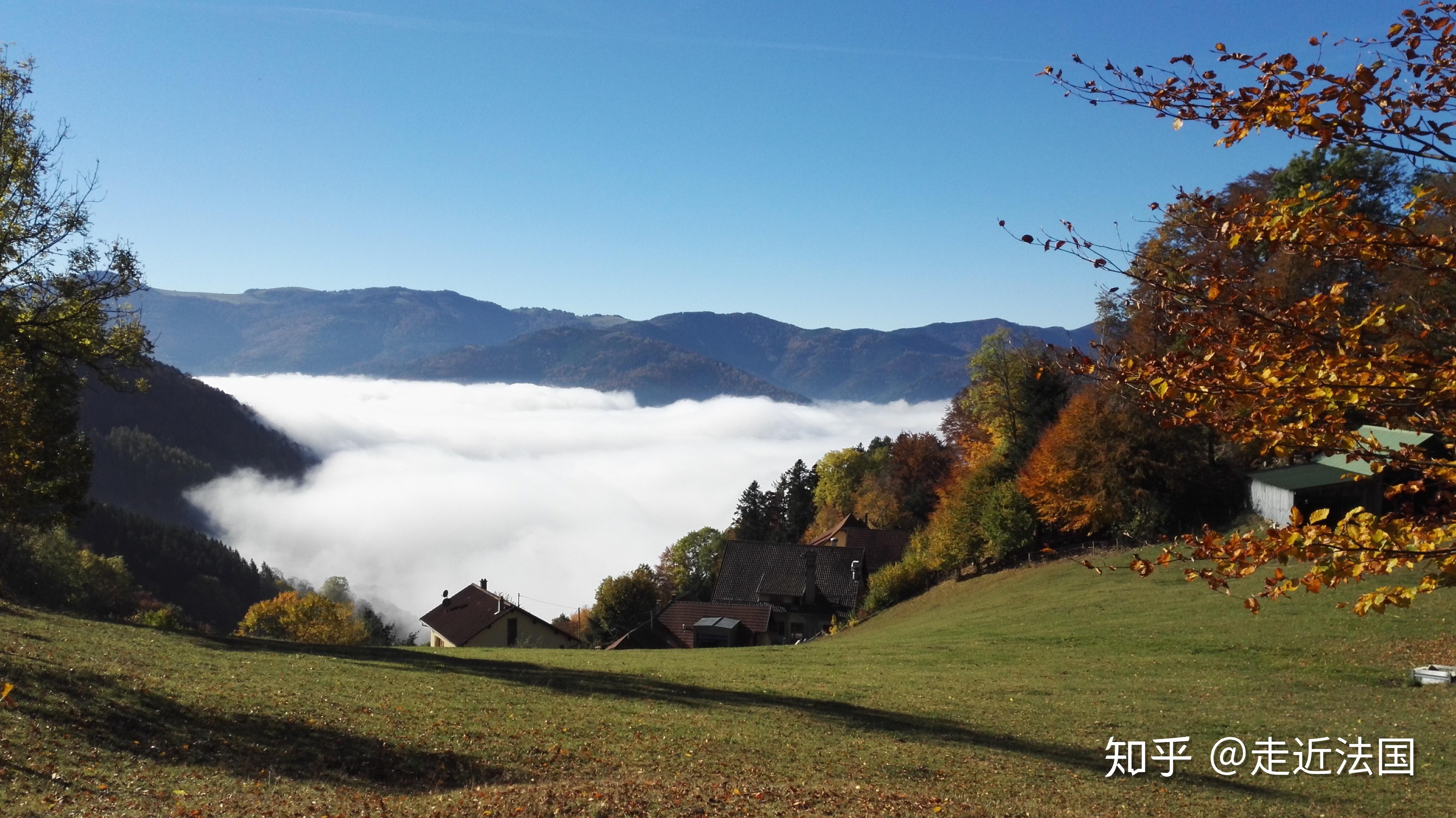 在法国东北部第一峰grandballon坐看云飘alsace