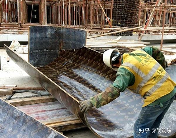 墙柱模板:脱模剂