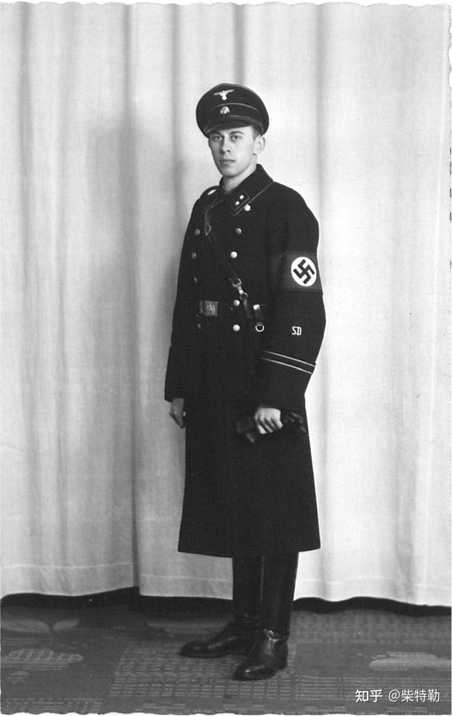 纳粹军服大衣图片