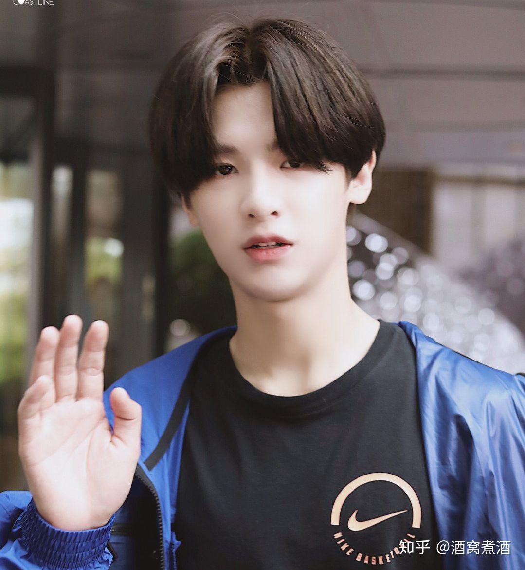 说一说娱乐圈都有哪些小胖手男明星