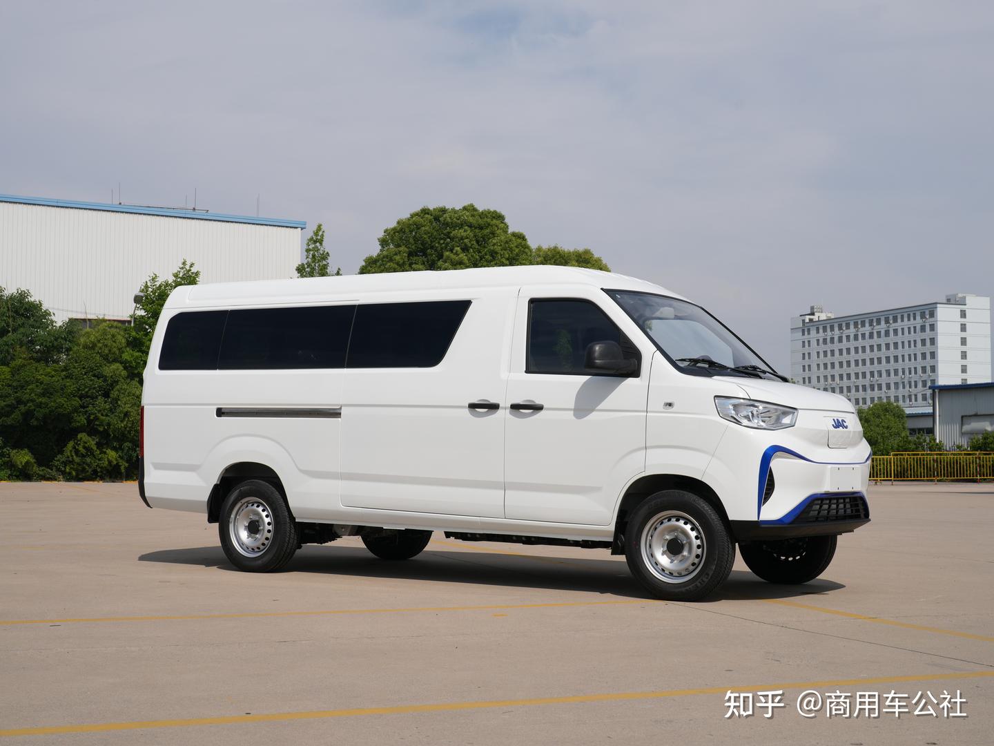 新能源VAN车市场弄潮者 蓝猫纯电客运版正式上市