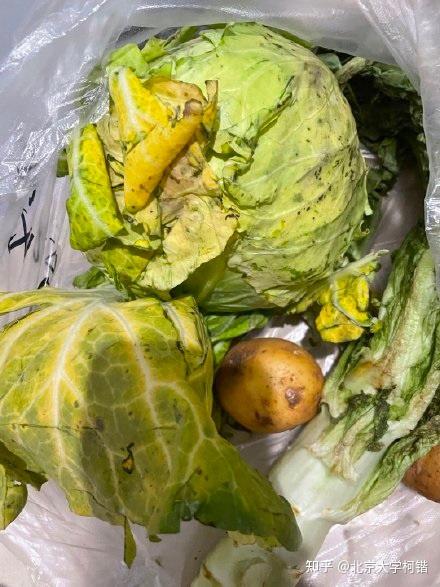 上海市民收到腐烂蔬菜